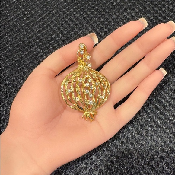 VINTAGE Statement Gold Open-Work Pomegranate/Onion Or Pumpkin Rhinestone Brooch - Picture 4 of 8